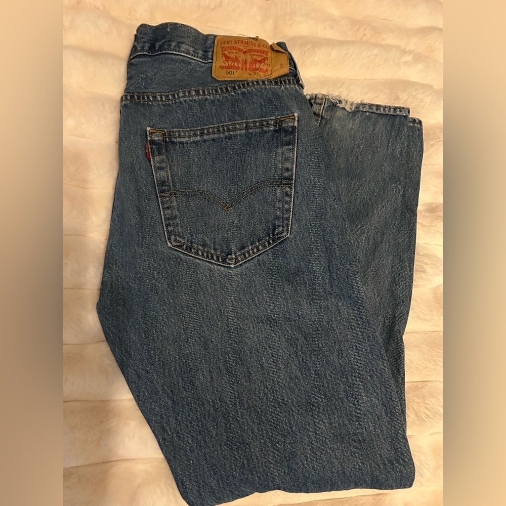 Vintage Levi’s Men’s Blue Button Jeans